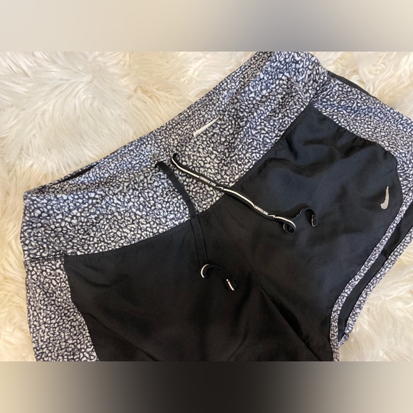 NIKE | Dri-Fit Running Shorts size small - Picture 5 of 6